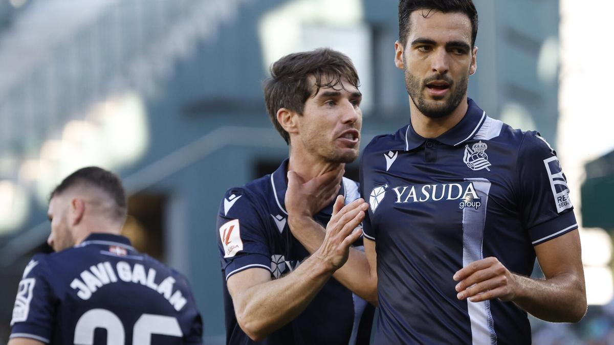 Aritz Elustondo y Mikel Merino, en Sevilla. / JULIO MUÑOZ / EFE