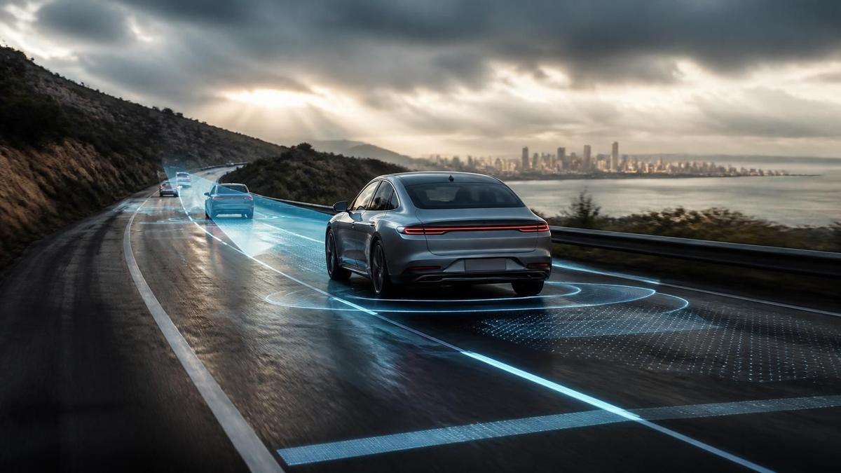 La tecnología en los automóviles ayuda a mejorar la seguridad vial.