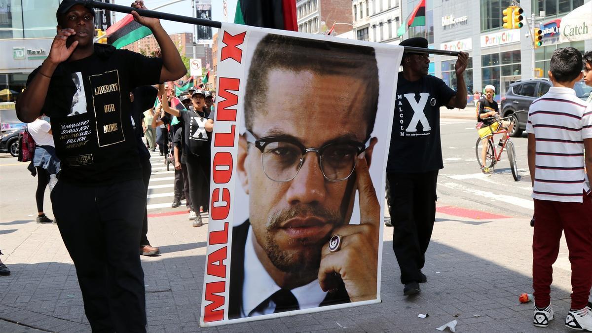 Acto en recuerdo de Malcolm X, líder afroamericano y figura destacada del movimiento por los derechos civiles en los Estados Unidos.