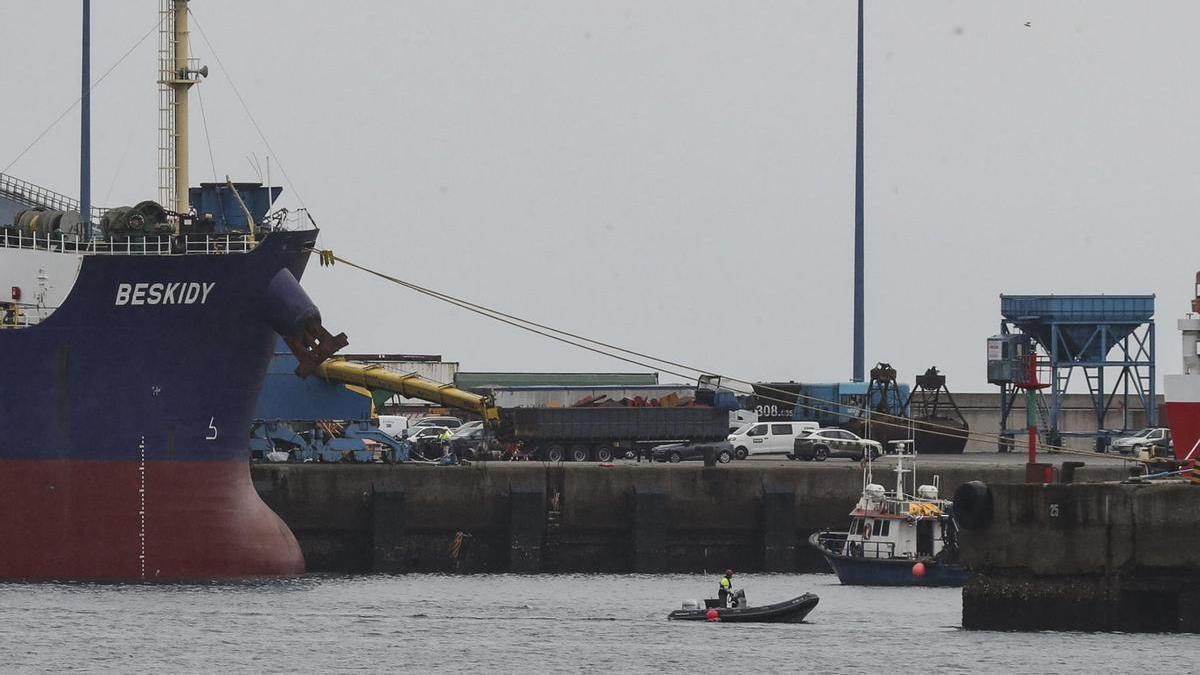 El accidente laboral ha ocurrido en el puerto gijonés de El Musel.