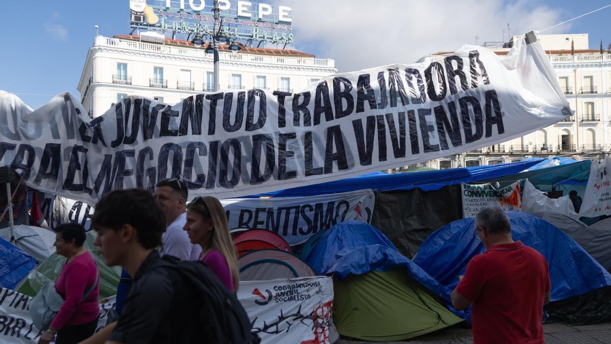 Acampada por la vivienda en la Puerta del Sol.