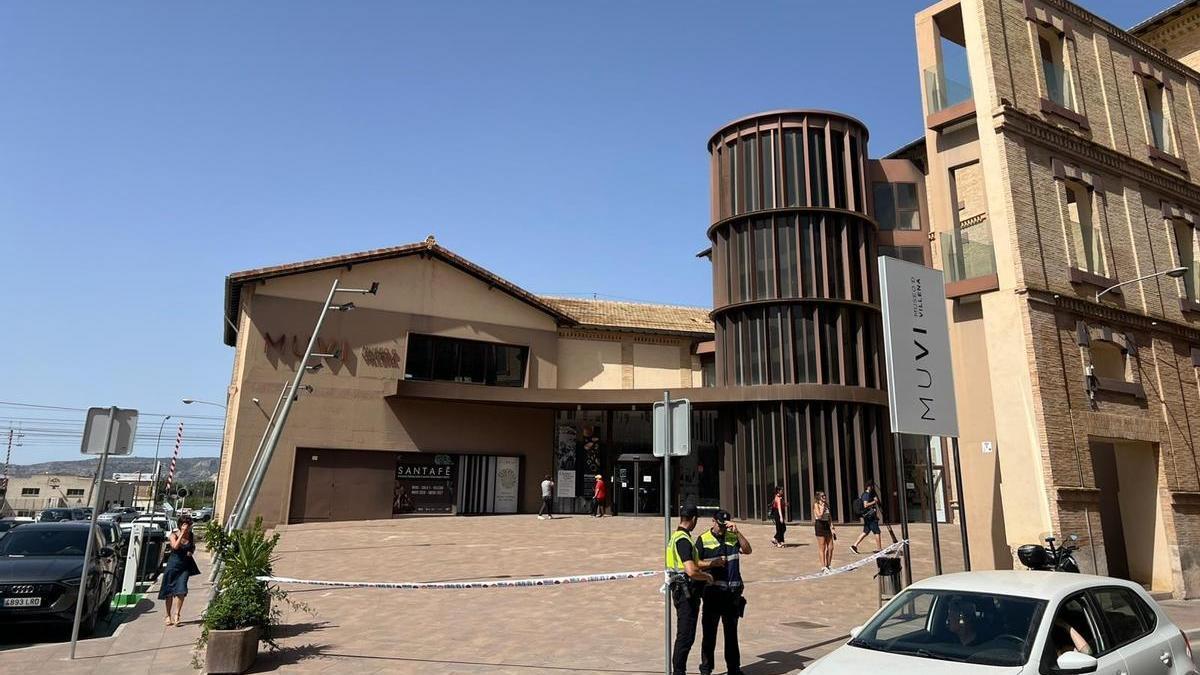 Imagen del Museo de Villena acordonado tras el robo del Tesoro