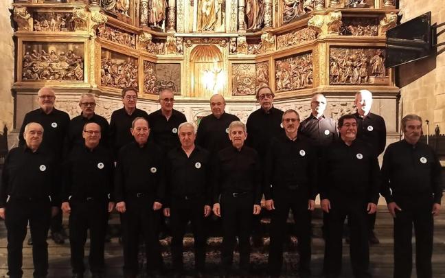 Foto de grupo del coro Gaztelupe.