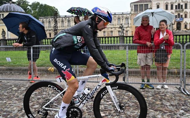 Roglic, antes de la salida.