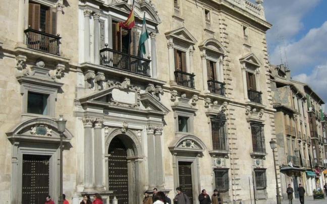 Fachada del Tribunal Superior de Justicia de Andalucía, en el edificio de la Chancillería de Granada.