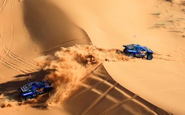 Mattias Ekström y Carlos Sainz, al volante de los Ford.