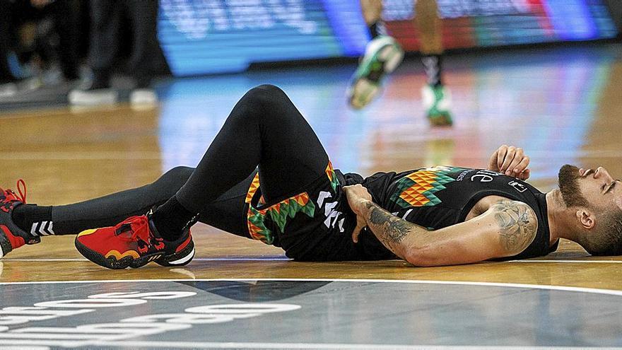 Francis Alonso ha sido el último jugador en ingresar en la enfermería del Surne Bilbao Basket. Foto: ACB Photo/A. Arrizabalaga