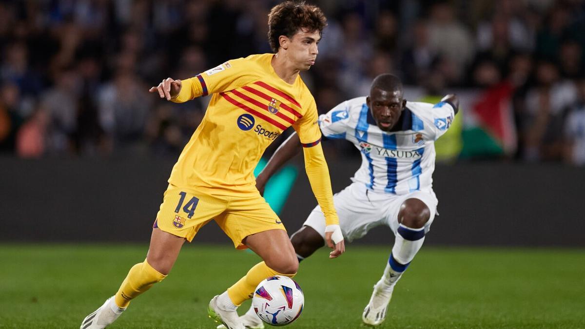 Hamari Traoré presiona a João Félix durante el partido de este sábado. / AFP7 VÍA EUROPA PRESS