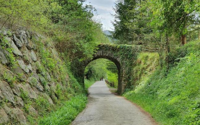 El camino de la Via Verde, sencillo y bonito