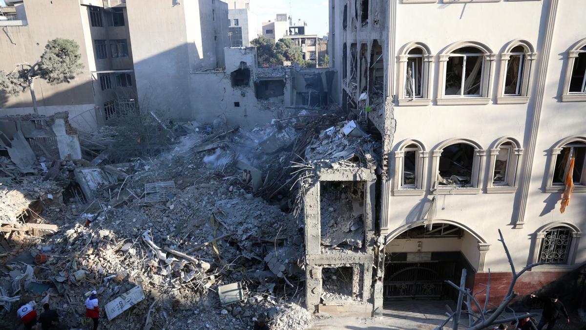 Una vista de la sinagoga Khorasaniha destruida, en Teherán.