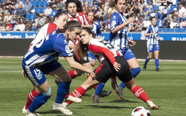 Mery, durante el partido entre el Alavés femenino y el Athletic, disputado en Mendizorroza Mery, durante el partido entre el Alavés femenino y el Athletic, disputado en Mendizorroza