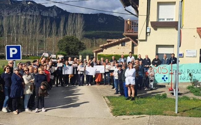 Concentración en defensa de la sanidad de la zona rural en la comarca de Añana