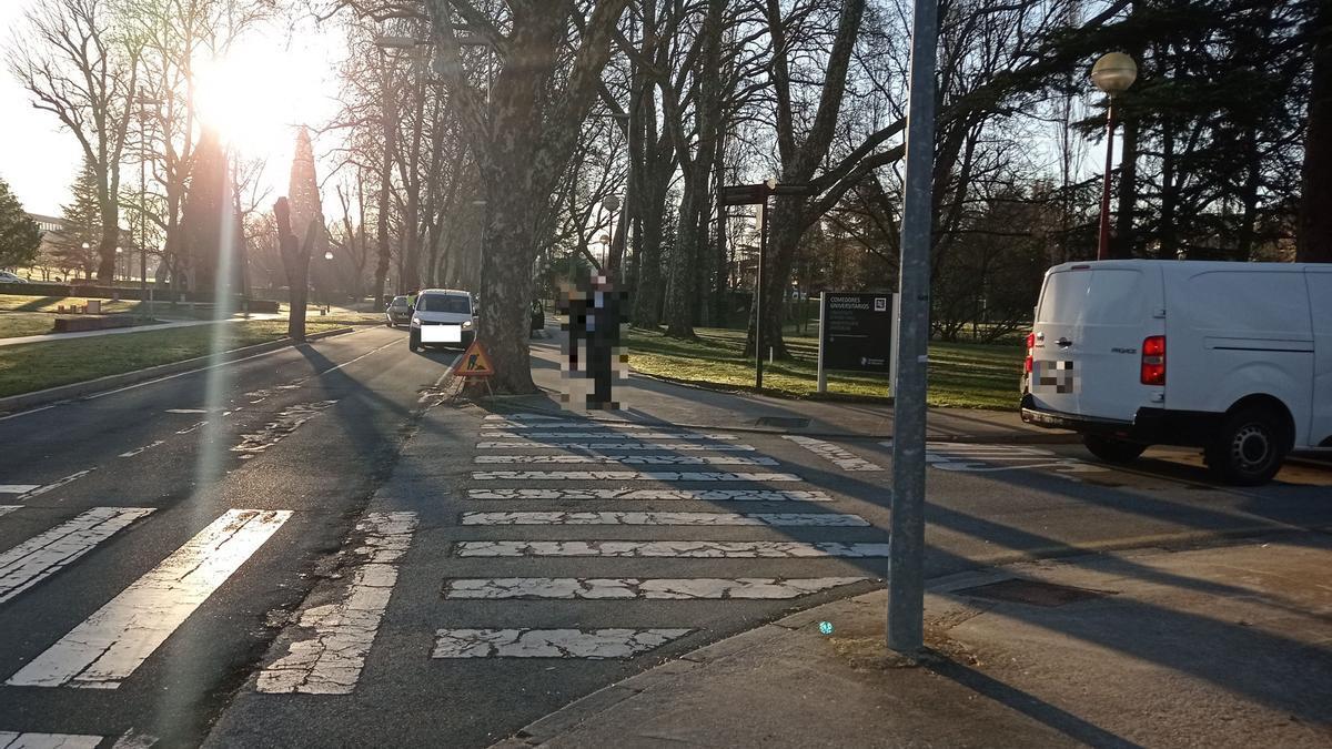 Lugar del atropello ocurrido en la carretera de la Universidad de Navarra.