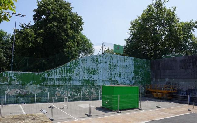 Obras en el frontón Josetxo Etxandi.