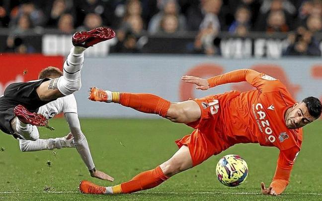 Tres puntos de oro para el Valencia ante la Real.