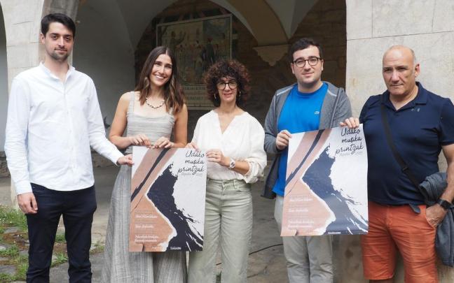 Representantes de Easo Sinfonietta y Oiartzungo Organozaleak se sumaron a la presentacion de Udako Musika Printzak. / Aitor Representantes de Easo Sinfonietta y Oiartzungo Organozaleak se sumaron a la presentacion de Udako Musika Printzak.