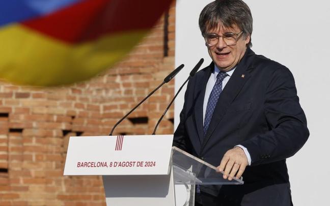 El expresident se dirige a sus simpatizantes.