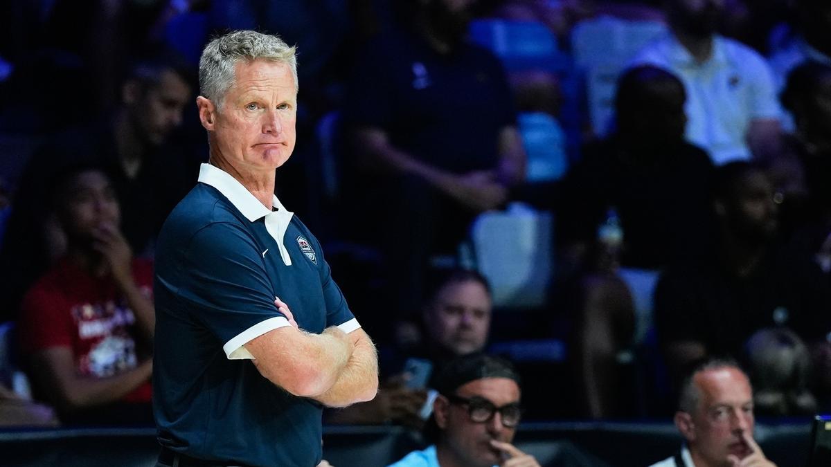 El entrenador Steve Kerr.