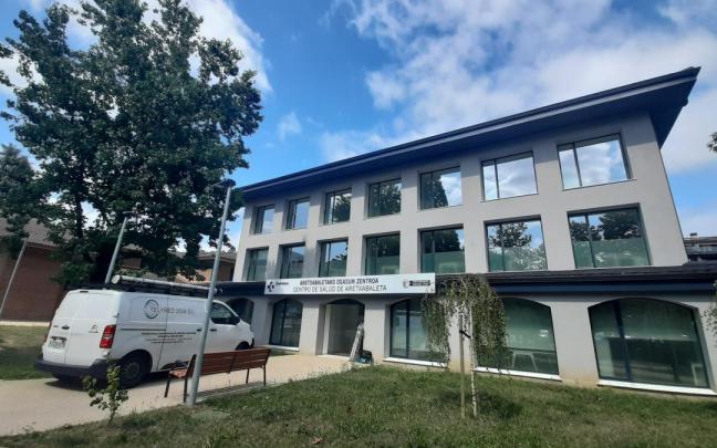 El nuevo centro de salud, ubicado en el antiguo edificio de la residencia geriátrica y posterior hogar del jubilado Basotxo, abrirá sus puertas el 21 de julio.