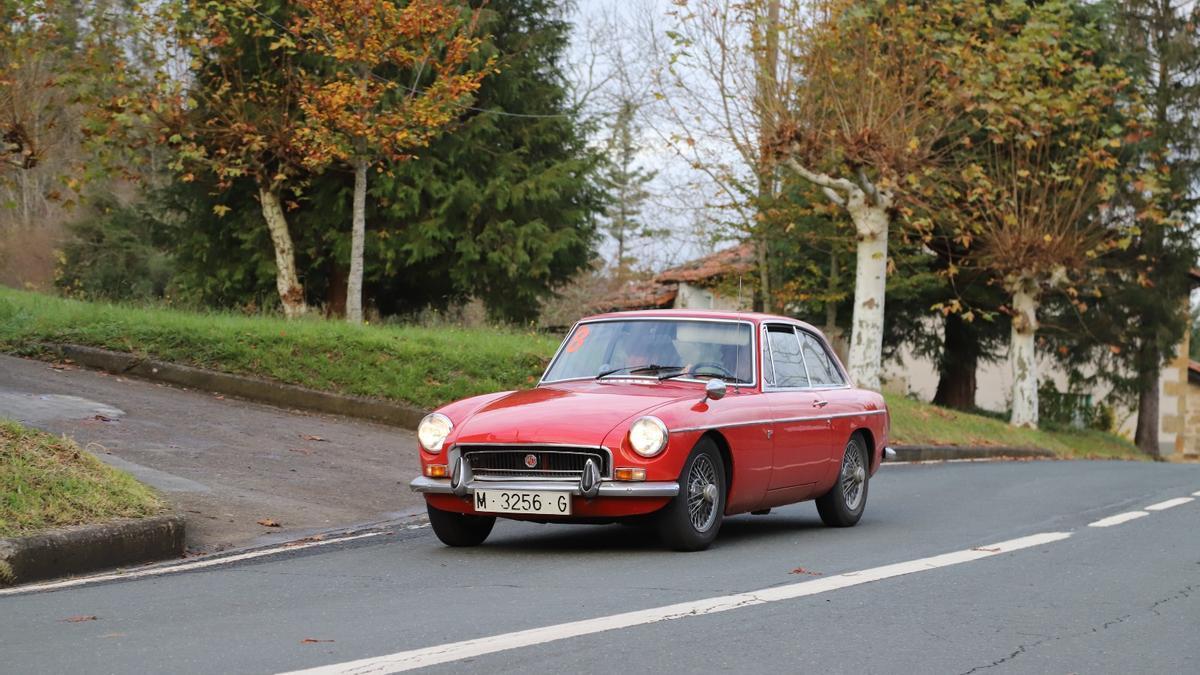 Coches con más de 25 años de historia seran los protagonistas de la fiesta del motor por las carreteras guipuzcoanas.