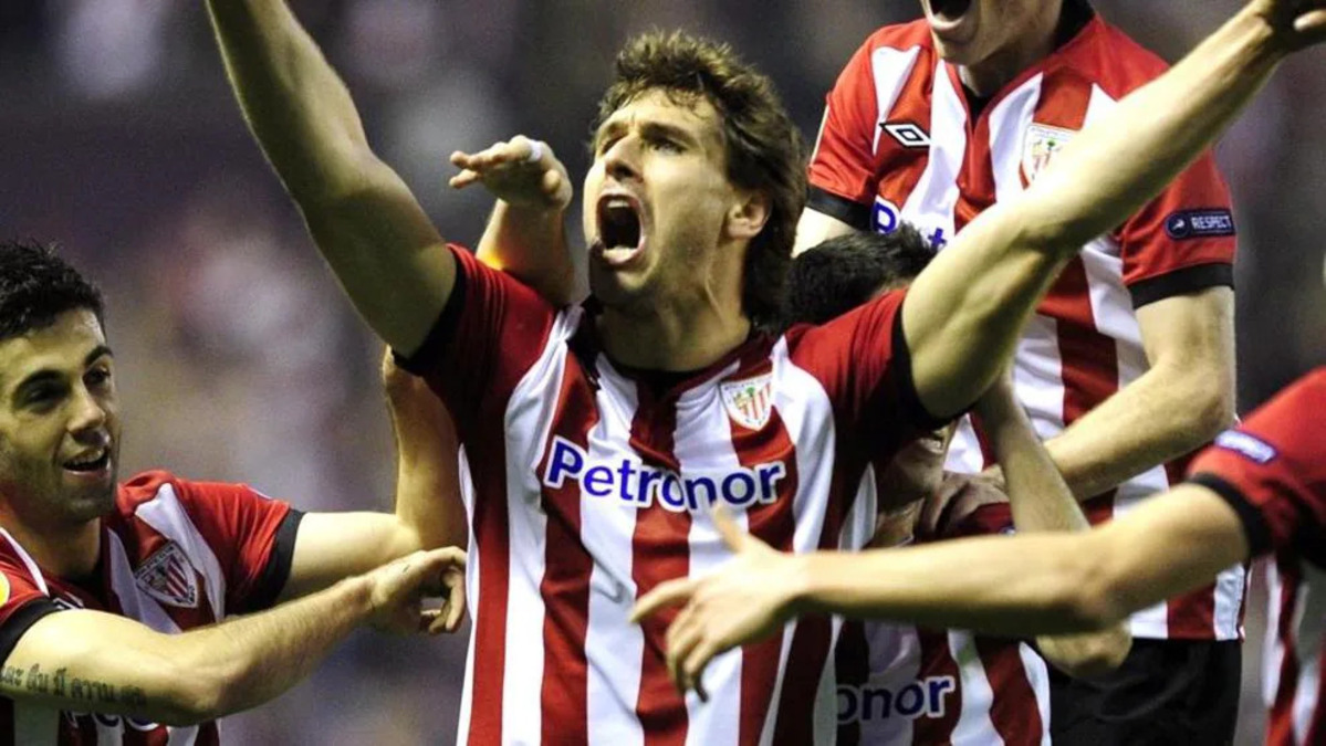 Fernando Llorente celebra su gol durante la anterior visita del Manchester United. / UEFA