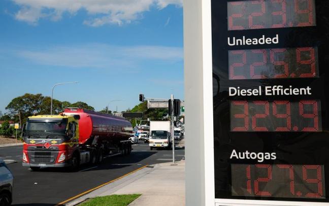 La producción mundial de petróleo acumula una pérdida de 12,8 millones desde febrero.