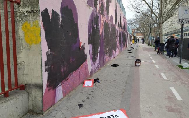Amanece vandalizado el mural feminista de Ciudad Lineal en pleno 8M. Amanece vandalizado el mural feminista de Ciudad Lineal en pleno 8M.