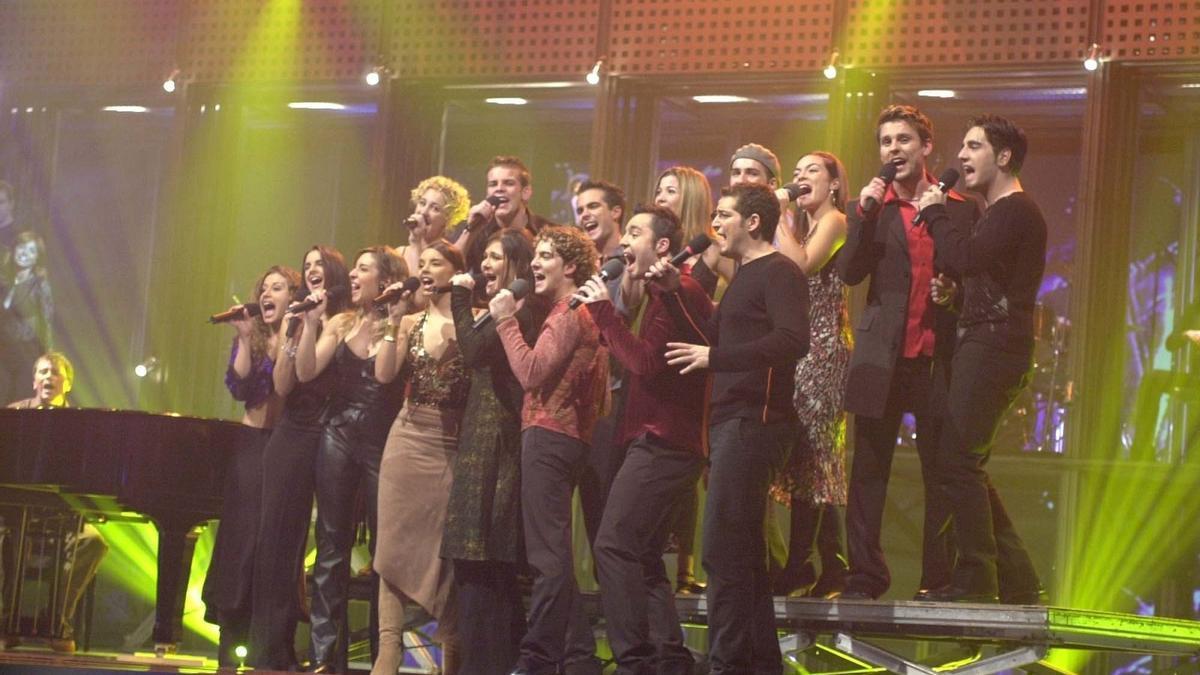 Imagen de la primera edición de ‘Operación Triunfo’, con sus 16 participantes