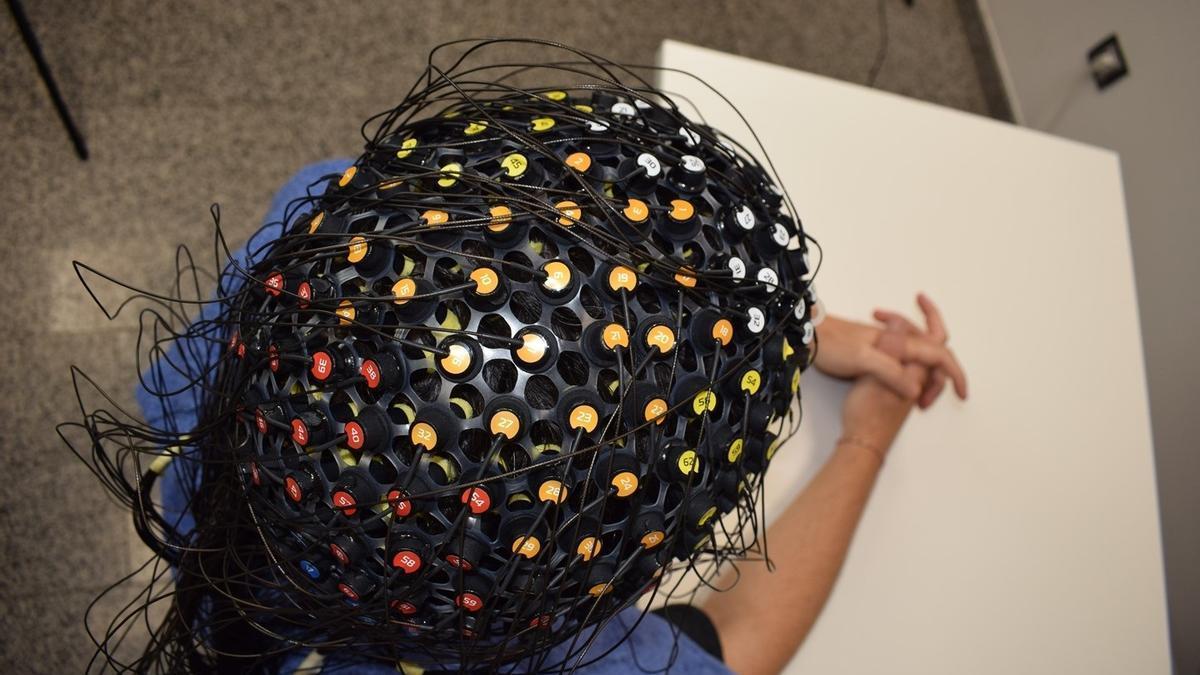 Casco sensorizado del proyecto Neumonas.