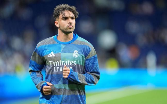 Raúl Asencio, en un partido con el Real Madrid.
