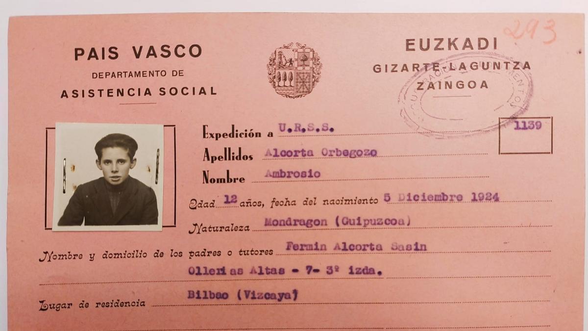 Carné de Orbegozo para la expedición a la URSS en el exilio infantil.