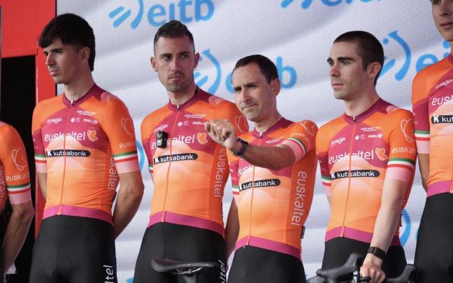 En imágenes: presentación de los equipos que participarán en la Itzulia 2026