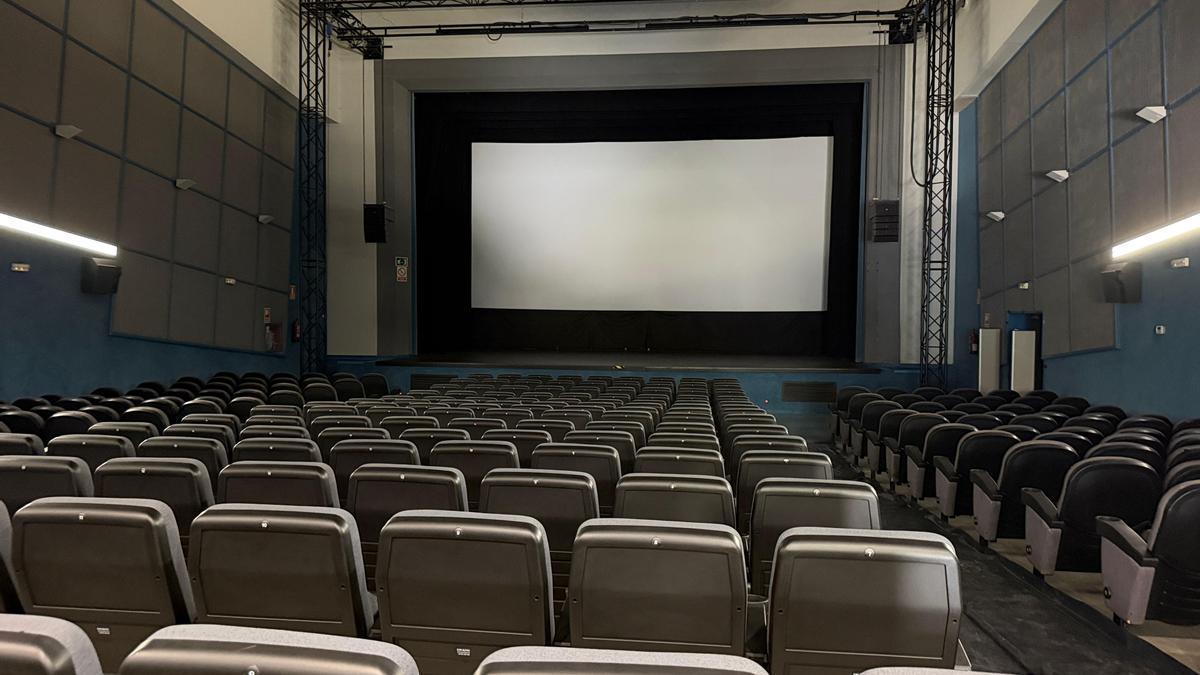 Sala de cine vacía.