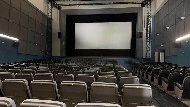 Sala de cine vacía.