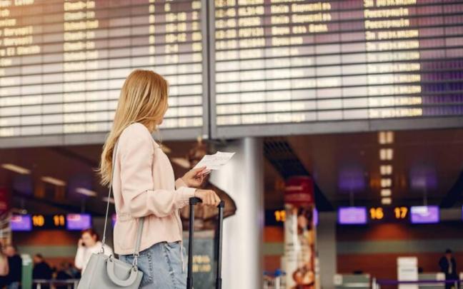 "Cuidado si estás cobrando el paro, no podrías viajar dependiendo de la duración"