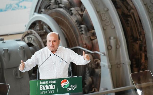 Andoni Ortuzar durante el acto en el que ha criticado a EH Bildu por no priorizar el autogobierno. Andoni Ortuzar durante el acto en el que ha criticado a EH Bildu por no priorizar el autogobierno.