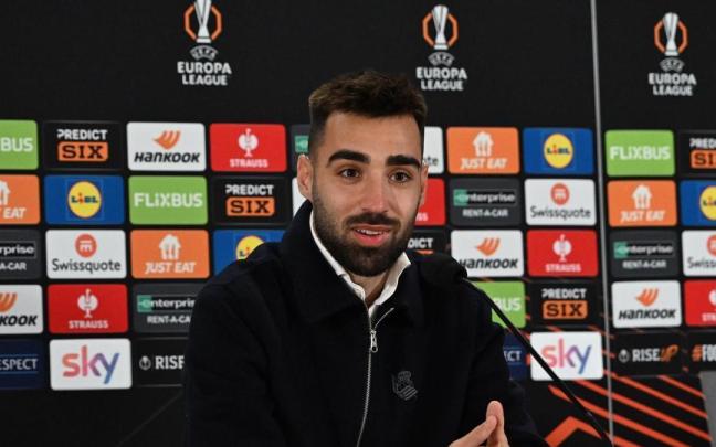 Brais Méndez, durante la rueda de prensa previa del partido entre la Real y la Lazio. / MAURIZIO BRAMBATTI - EFE