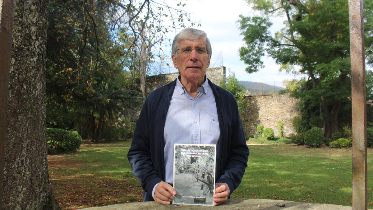 Azpiazu destaca que los supervivientes de los oficios ya desaparecidos se verán "reconocidos y recompensados" en esta publicación.