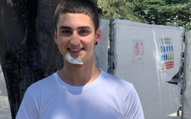 Gorka Rubio Galarza, con la cura en la barbilla.