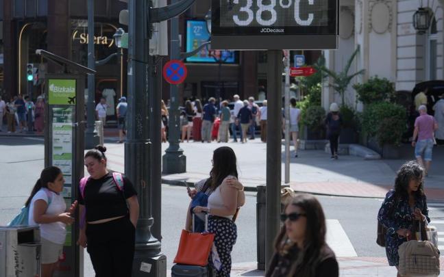 Un termómetro en una calle de Bilbao.
