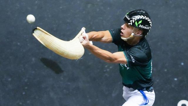 Alex Goitiandia-Lekerika y Urreisti-López suman sus primeros triunfos del Winter Series ante Johan-Gorka y Goixerri-Manci en la jornada inaugural del Winter Series.