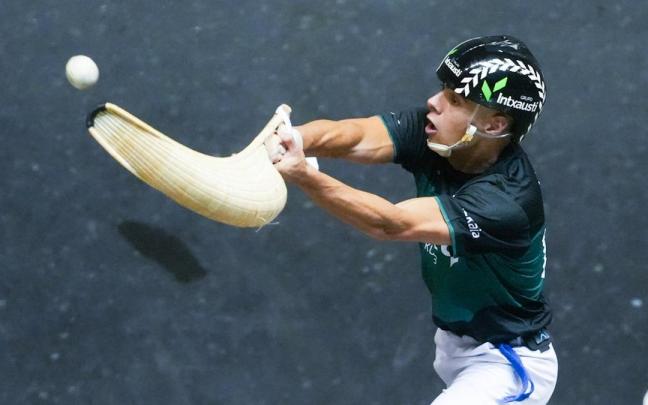 Alex Goitiandia-Lekerika y Urreisti-López suman sus primeros triunfos del Winter Series ante Johan-Gorka y Goixerri-Manci en la jornada inaugural del Winter Series.