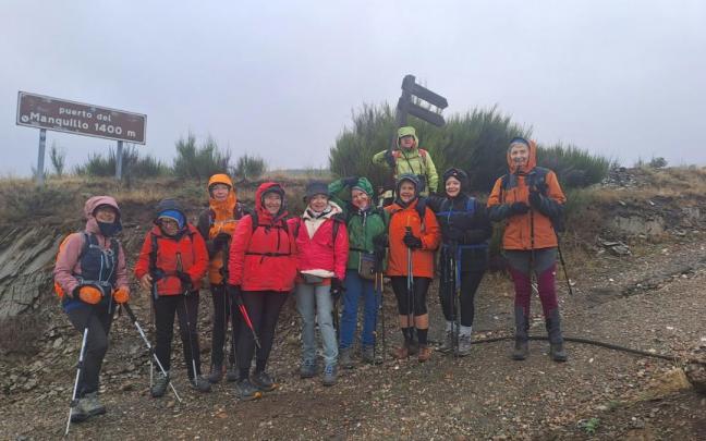 Componentes del grupo de mujeres, en una de sus últimas salidas con destino a las cumbres más altas de Castilla y León.