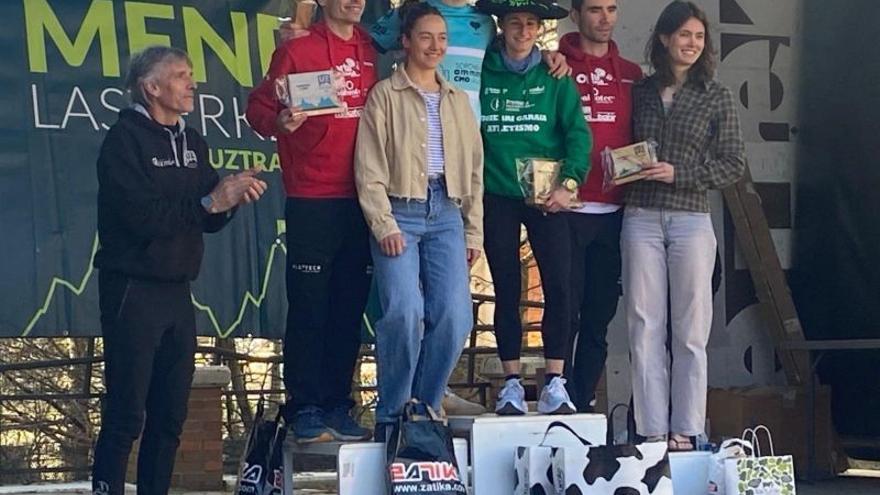 Proba luzeko podiuma.