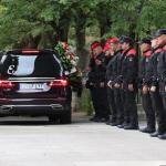 Traslado de los cuerpos de los policías fallecidos al cementerio. Javier Bergasa