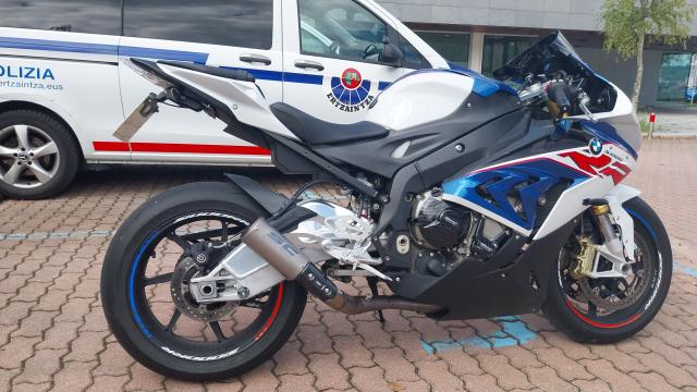 Una de las motos de alta cilindrada intervenida por la Ertzaintza Ertzaintza