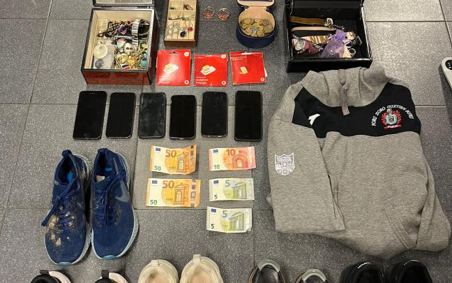 un grupo itinerante especializado en robos en viviendas unifamiliares al que se atribuyen quince robos en Bizkaia