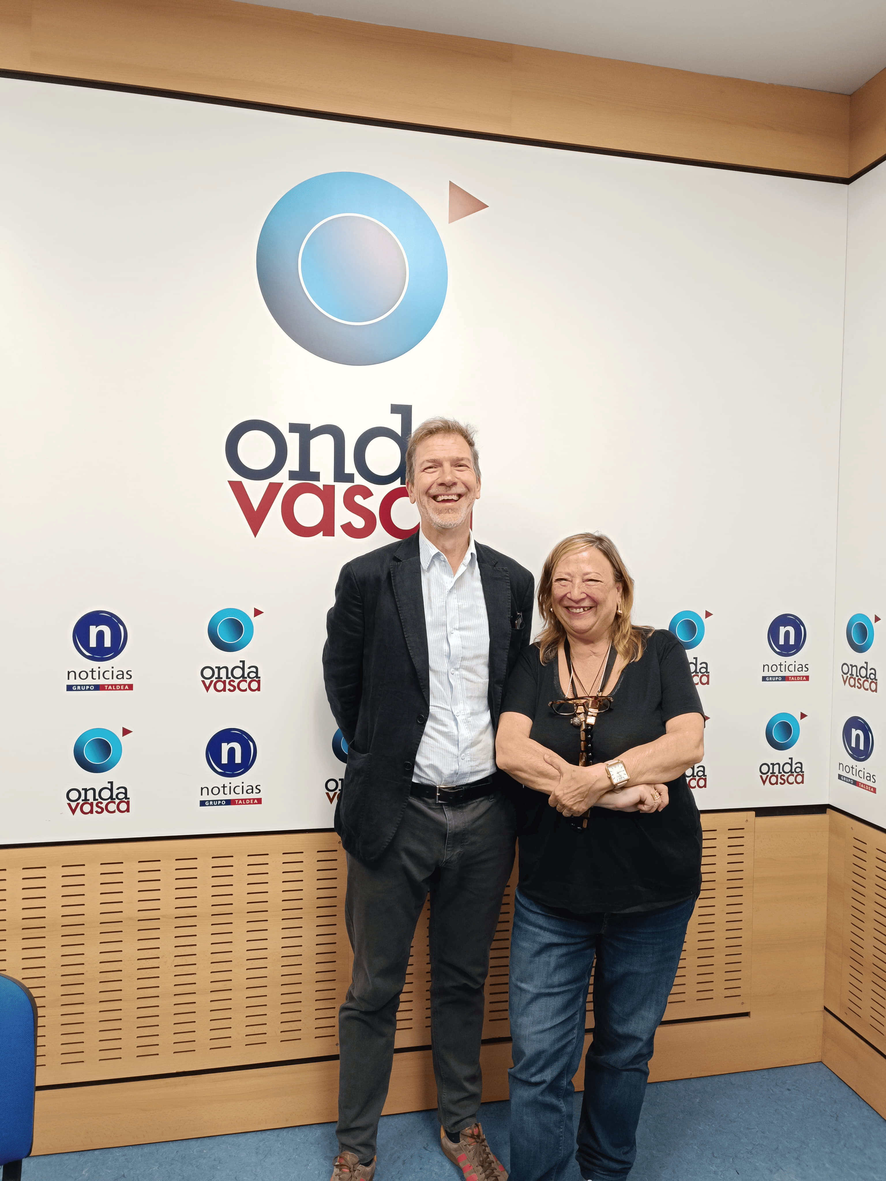 María Eugenia Salaberri y Pepe Cerezo en los estudios de ONDA VASCA