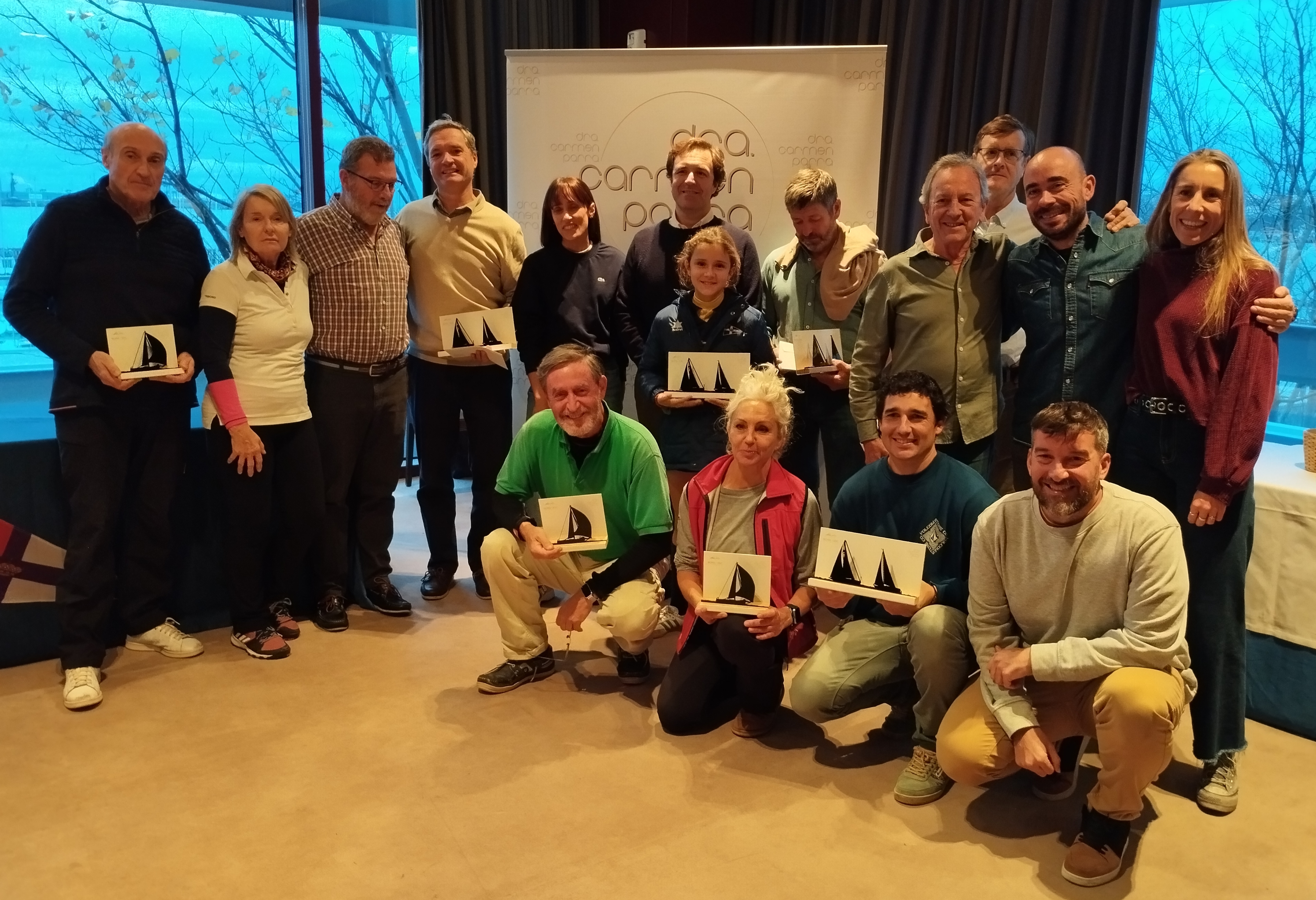 Foto de familia de los diferentes ganadores del III Trofeo Clínica Dental Carmen Parra (CDCP)