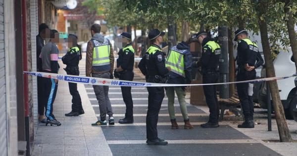 Operación policial en dos lonjas ocupadas del barrio gasteiztarra de Coronación. Fotos: Ayuntamiento de Gasteiz